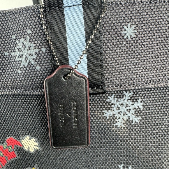 Coach X Peanuts Tote Bag 38 With Snoopy Ski Motif - Picture 5 of 17